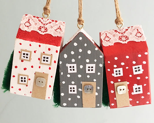 RED Wooden Houses Christmas Decoration Kit